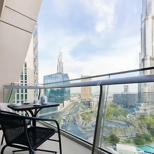 Apartment Maison Privee - Chic Apt With Burj Khalifa Views, Dubai